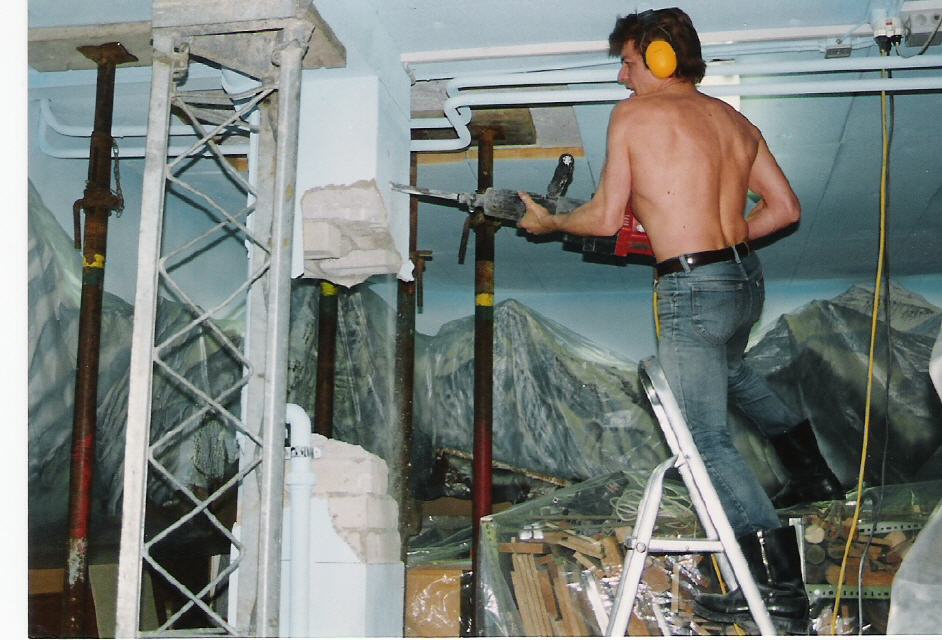 Ein Pfosten behindert die Fernsicht�(liebe Kinder, nicht nachmachen)